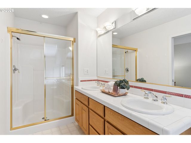 9739 Nw MARING Dr, Portland, OR 97229