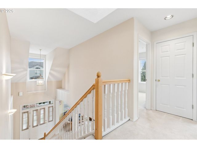 9739 Nw MARING Dr, Portland, OR 97229