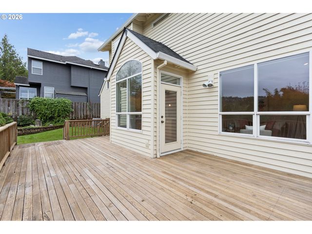 9739 Nw MARING Dr, Portland, OR 97229