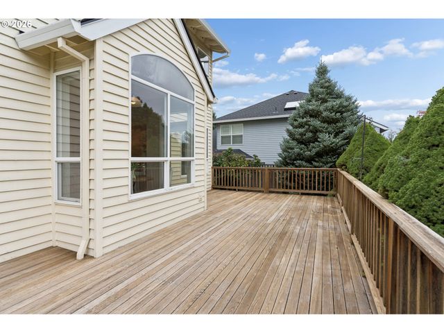 9739 Nw MARING Dr, Portland, OR 97229