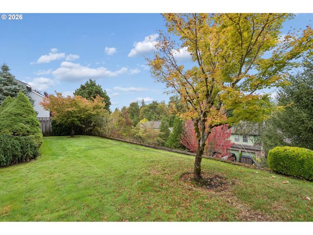 9739 Nw MARING Dr, Portland, OR 97229