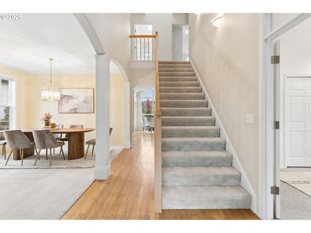 9739 Nw MARING Dr, Portland, OR 97229