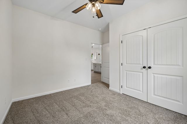 613 Hill Rd, Clarksville, TN 37040