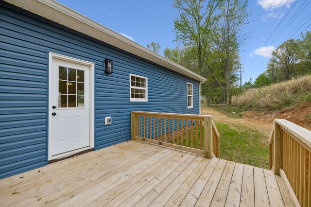 613 Hill Rd, Clarksville, TN 37040
