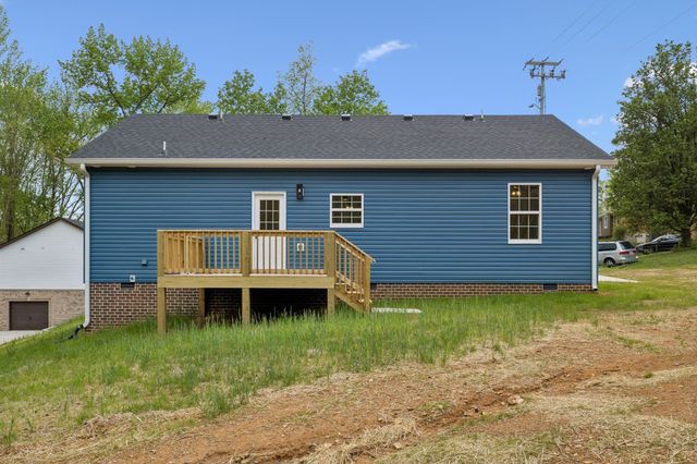 613 Hill Rd, Clarksville, TN 37040