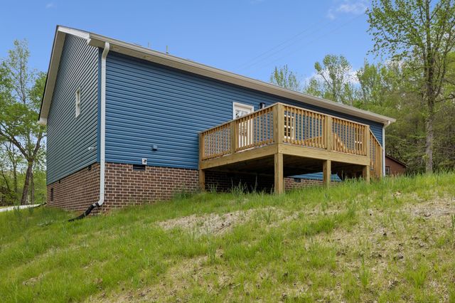613 Hill Rd, Clarksville, TN 37040
