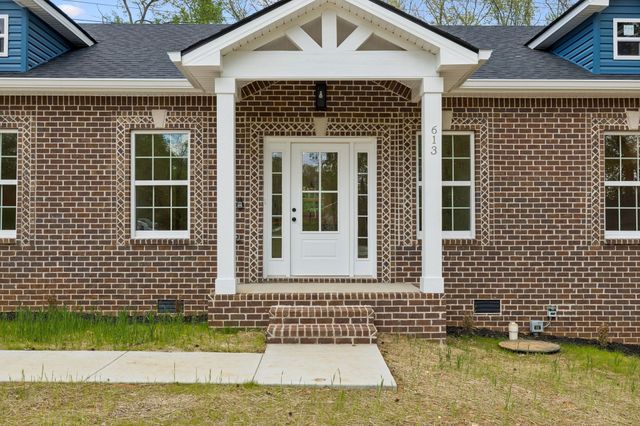 613 Hill Rd, Clarksville, TN 37040