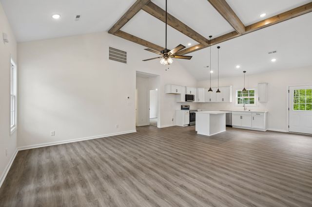 613 Hill Rd, Clarksville, TN 37040