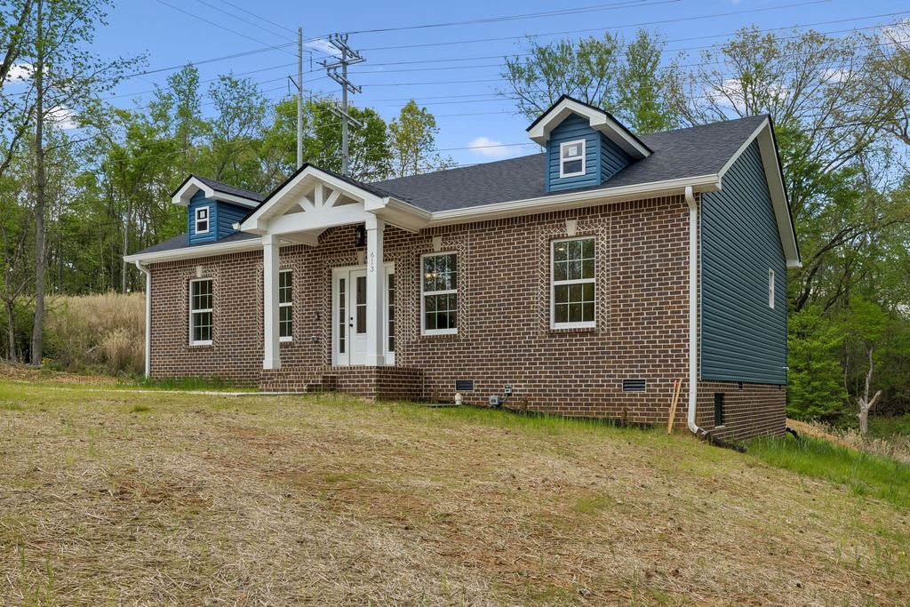 613 Hill Rd, Clarksville, TN 37040