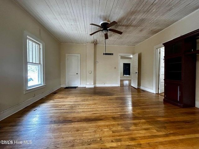 12181 Oak Avenue, Bailey, NC 27807