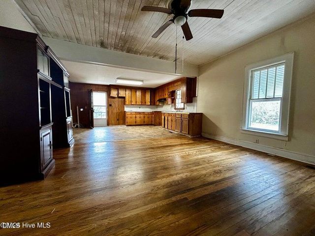 12181 Oak Avenue, Bailey, NC 27807