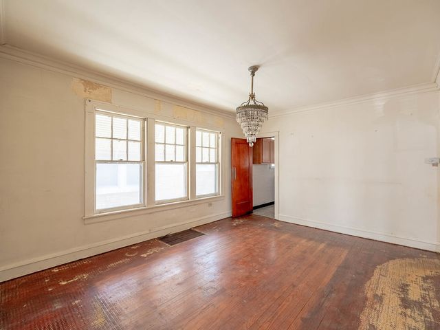 5641 W Patterson Avenue, Chicago, IL 60634