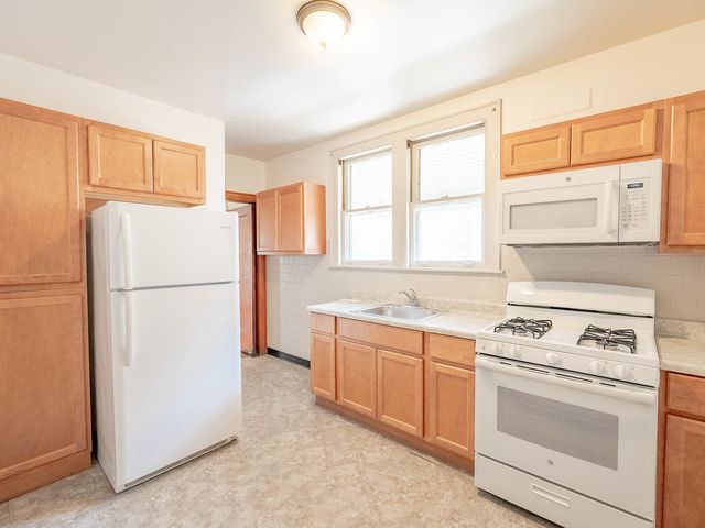 5641 W Patterson Avenue, Chicago, IL 60634