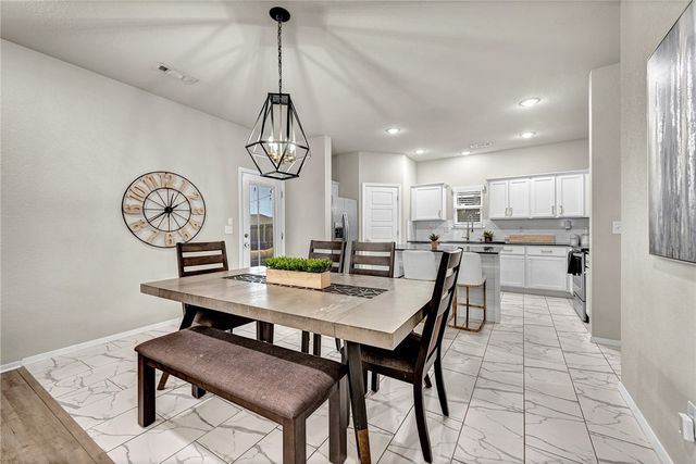 4866 W Hoover Loop, Fayetteville, AR 72704