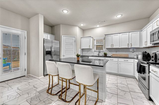 4866 W Hoover Loop, Fayetteville, AR 72704