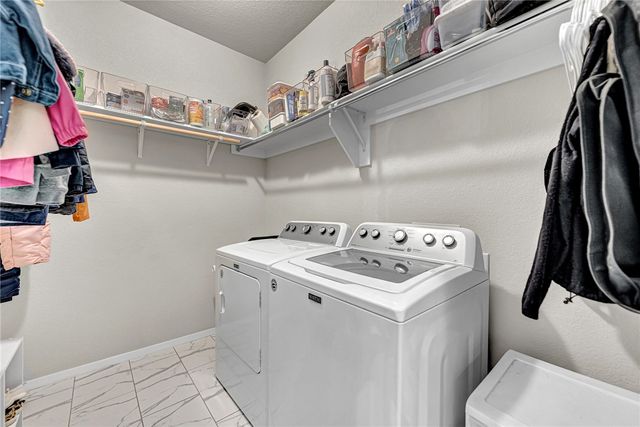 4866 W Hoover Loop, Fayetteville, AR 72704