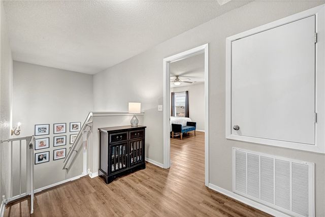 4866 W Hoover Loop, Fayetteville, AR 72704