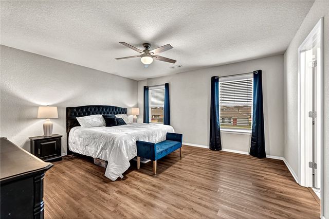 4866 W Hoover Loop, Fayetteville, AR 72704