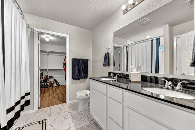 4866 W Hoover Loop, Fayetteville, AR 72704