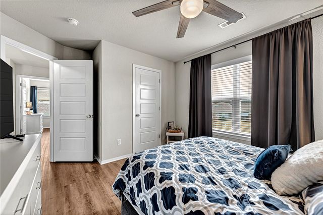 4866 W Hoover Loop, Fayetteville, AR 72704