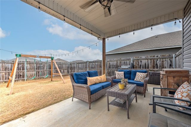 4866 W Hoover Loop, Fayetteville, AR 72704