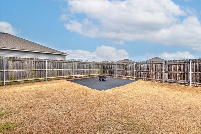 4866 W Hoover Loop, Fayetteville, AR 72704