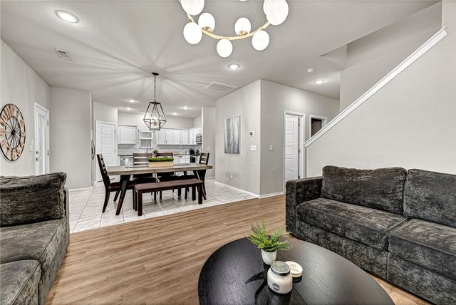 4866 W Hoover Loop, Fayetteville, AR 72704