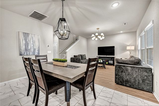 4866 W Hoover Loop, Fayetteville, AR 72704