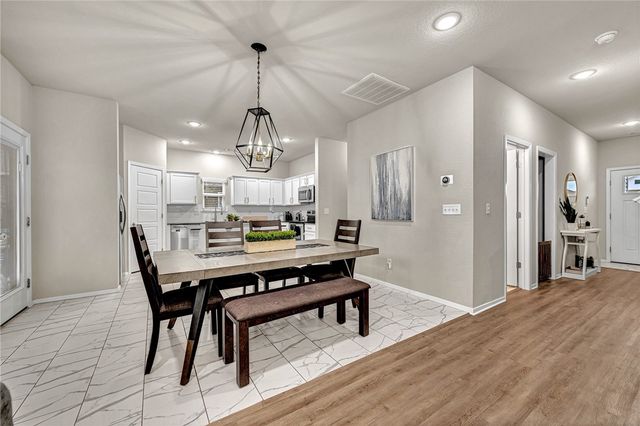 4866 W Hoover Loop, Fayetteville, AR 72704