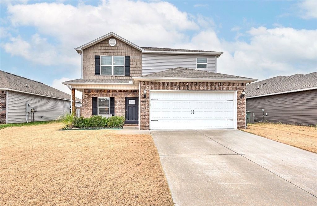 4866 W Hoover Loop, Fayetteville, AR 72704