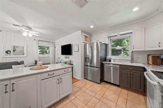 5 Magnolia Lane, Miller Place, NY 11764