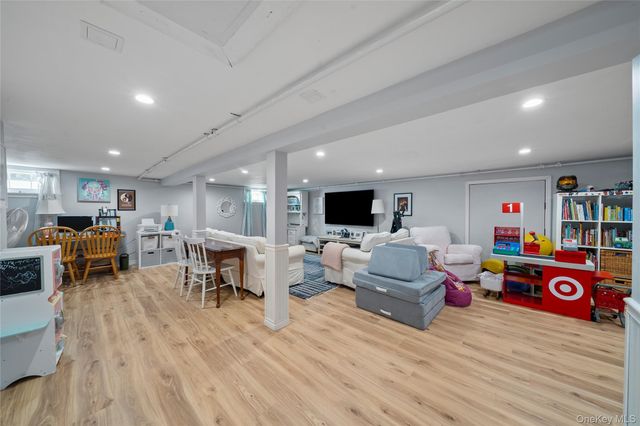 5 Magnolia Lane, Miller Place, NY 11764