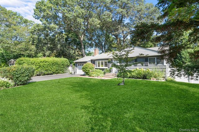 5 Magnolia Lane, Miller Place, NY 11764