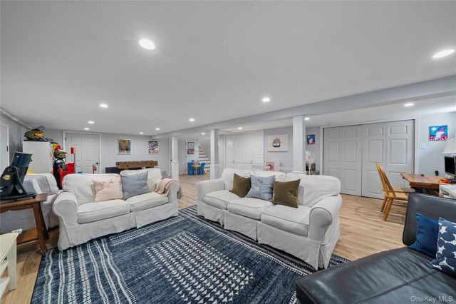 5 Magnolia Lane, Miller Place, NY 11764