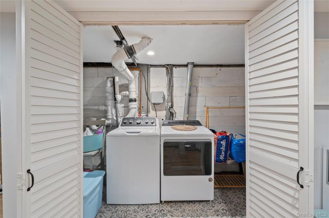 5 Magnolia Lane, Miller Place, NY 11764