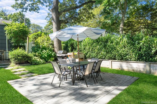 5 Magnolia Lane, Miller Place, NY 11764