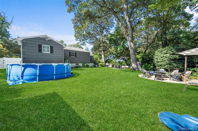 5 Magnolia Lane, Miller Place, NY 11764