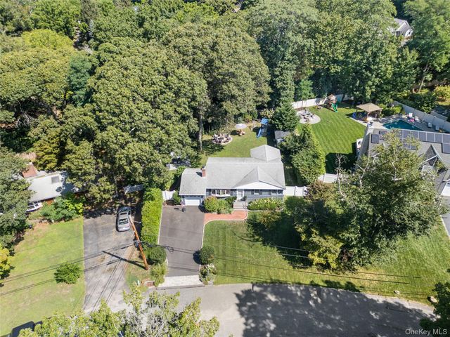 5 Magnolia Lane, Miller Place, NY 11764