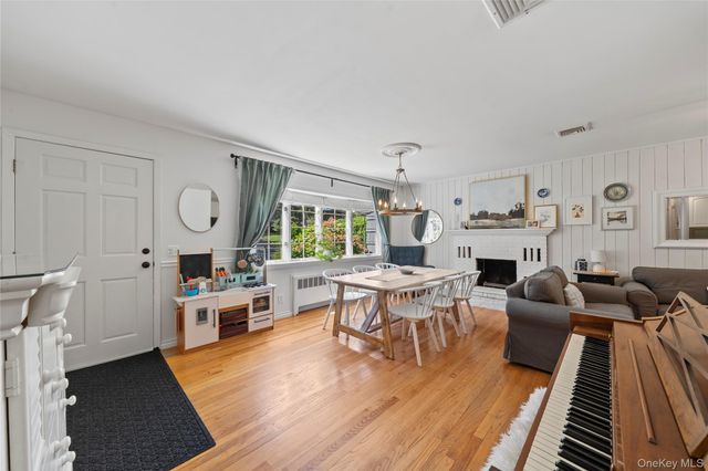 5 Magnolia Lane, Miller Place, NY 11764