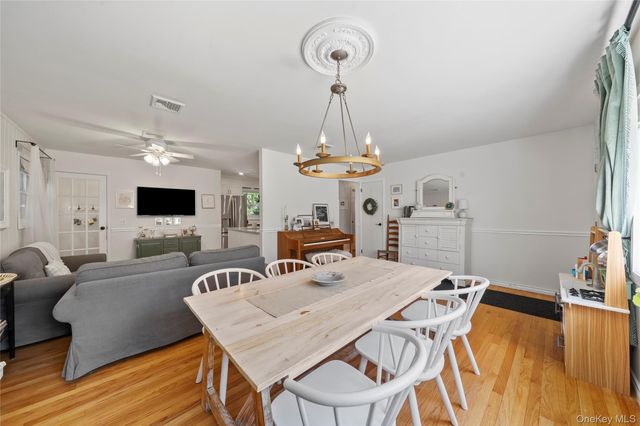 5 Magnolia Lane, Miller Place, NY 11764