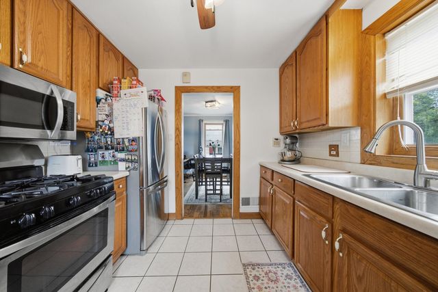 8716 S Richmond Avenue, Evergreen Park, IL 60805