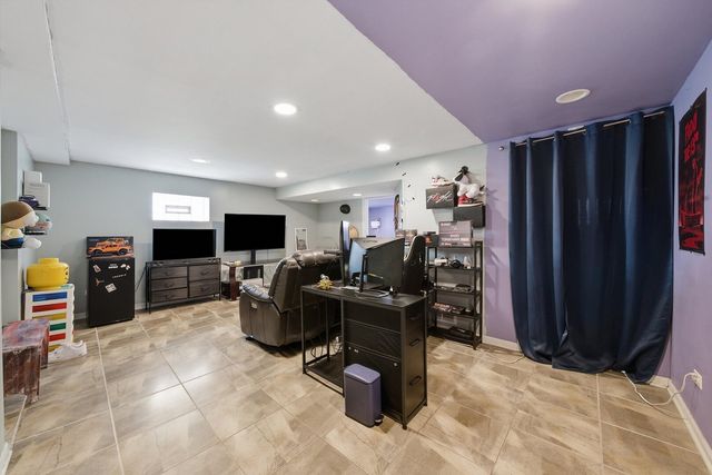 8716 S Richmond Avenue, Evergreen Park, IL 60805