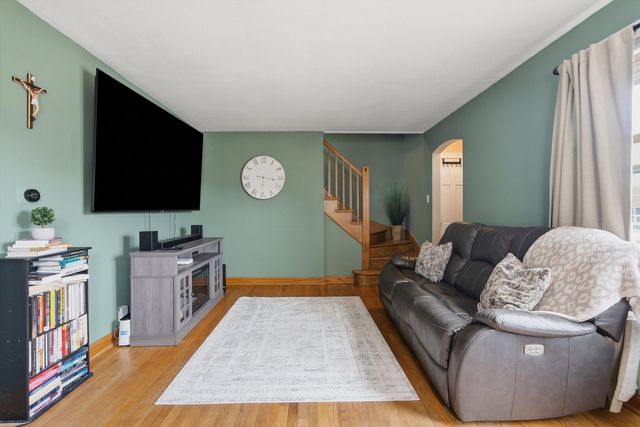 8716 S Richmond Avenue, Evergreen Park, IL 60805