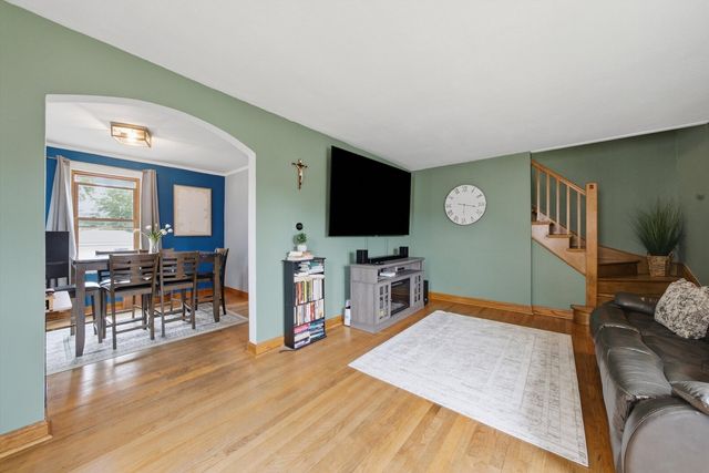 8716 S Richmond Avenue, Evergreen Park, IL 60805