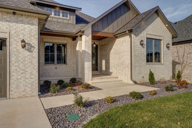 6041 S Dollison Avenue, Springfield, MO 65810