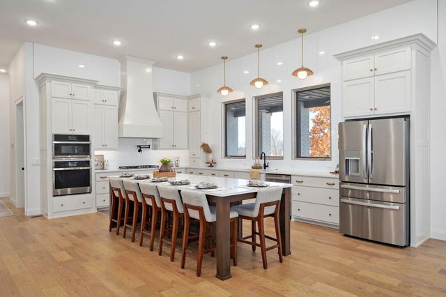 6041 S Dollison Avenue, Springfield, MO 65810