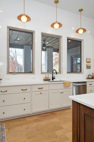 6041 S Dollison Avenue, Springfield, MO 65810