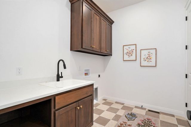 6041 S Dollison Avenue, Springfield, MO 65810