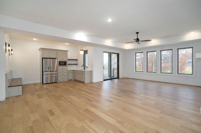 6041 S Dollison Avenue, Springfield, MO 65810