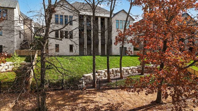 6041 S Dollison Avenue, Springfield, MO 65810